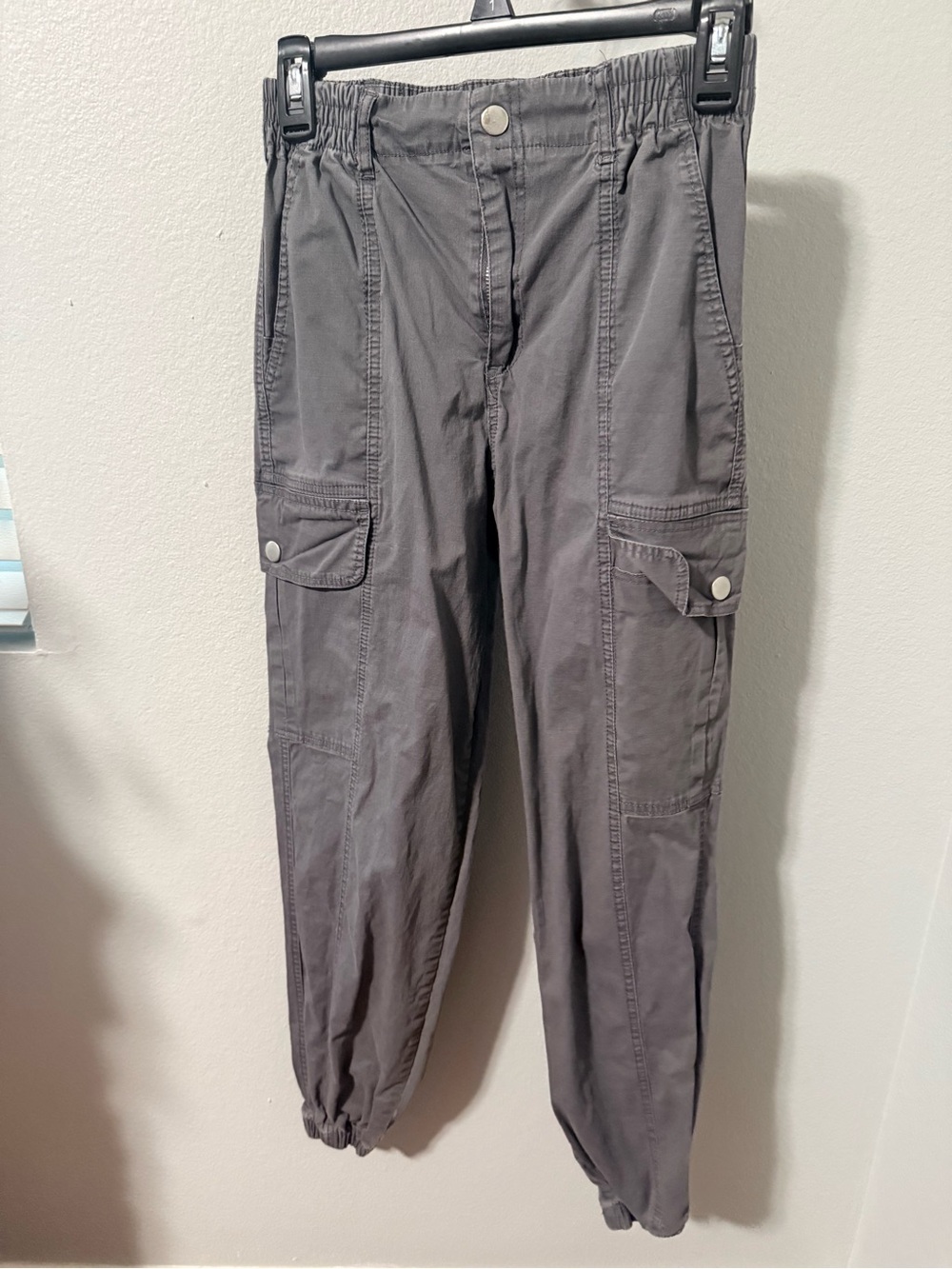 Women’s Grey Cargo Jogger Pants with Snap Closure. Size Small
